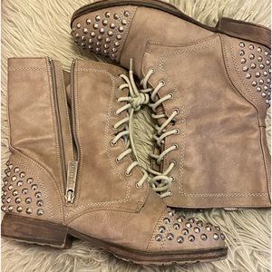 Breckelles boots size 7.5